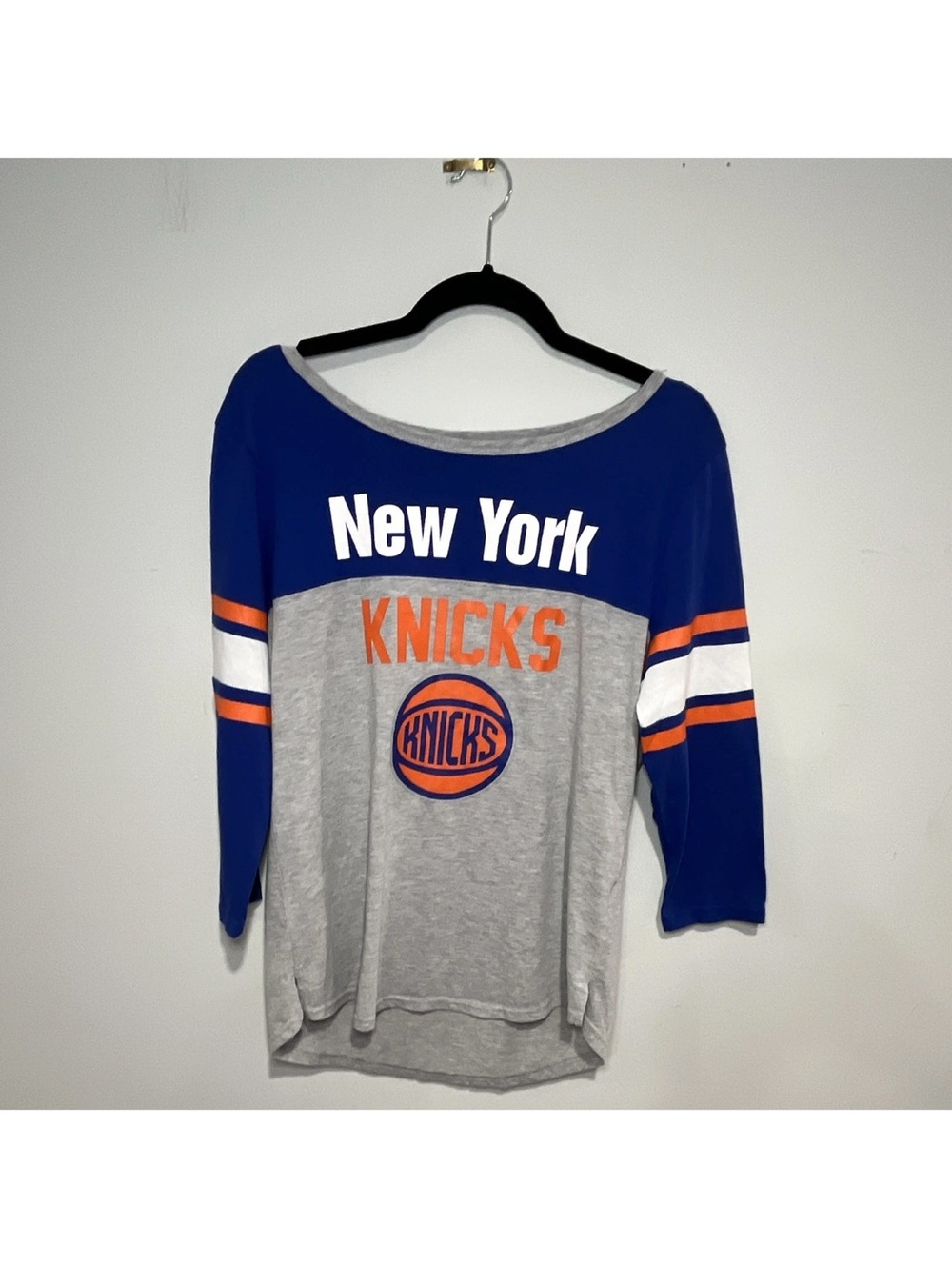 Women’s New York Knicks Raglan Sleeve Tee - Blue, Gray & Orange - NWOT - Size L
